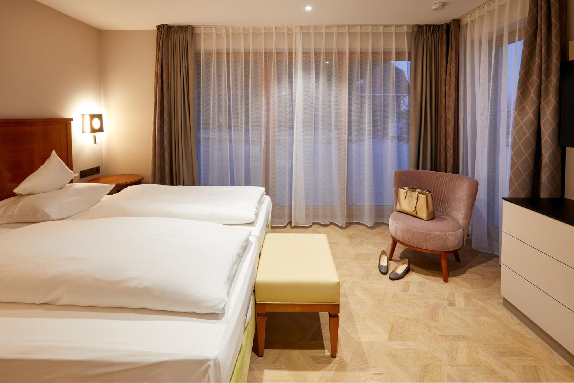 Erfurths Bergfried Ferien & Wellnesshotel 欣特察尔滕 外观 照片